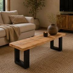 Smalle salontafel 150 cm met houten blad en zwart stalen onderstel in een woonkamer met bank en vloerkleed