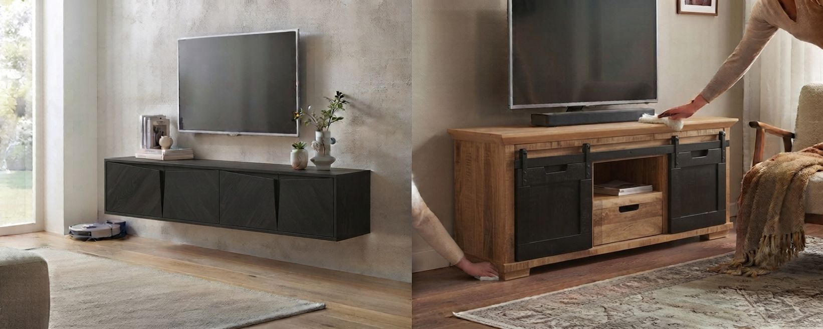 Sfeerbeeld ter vergelijking van een zwart zwevend tv-meubel links en een industriëel staand mangohouten tv-meubel met zwarte schuifdeuren rechts in een woonkamer.